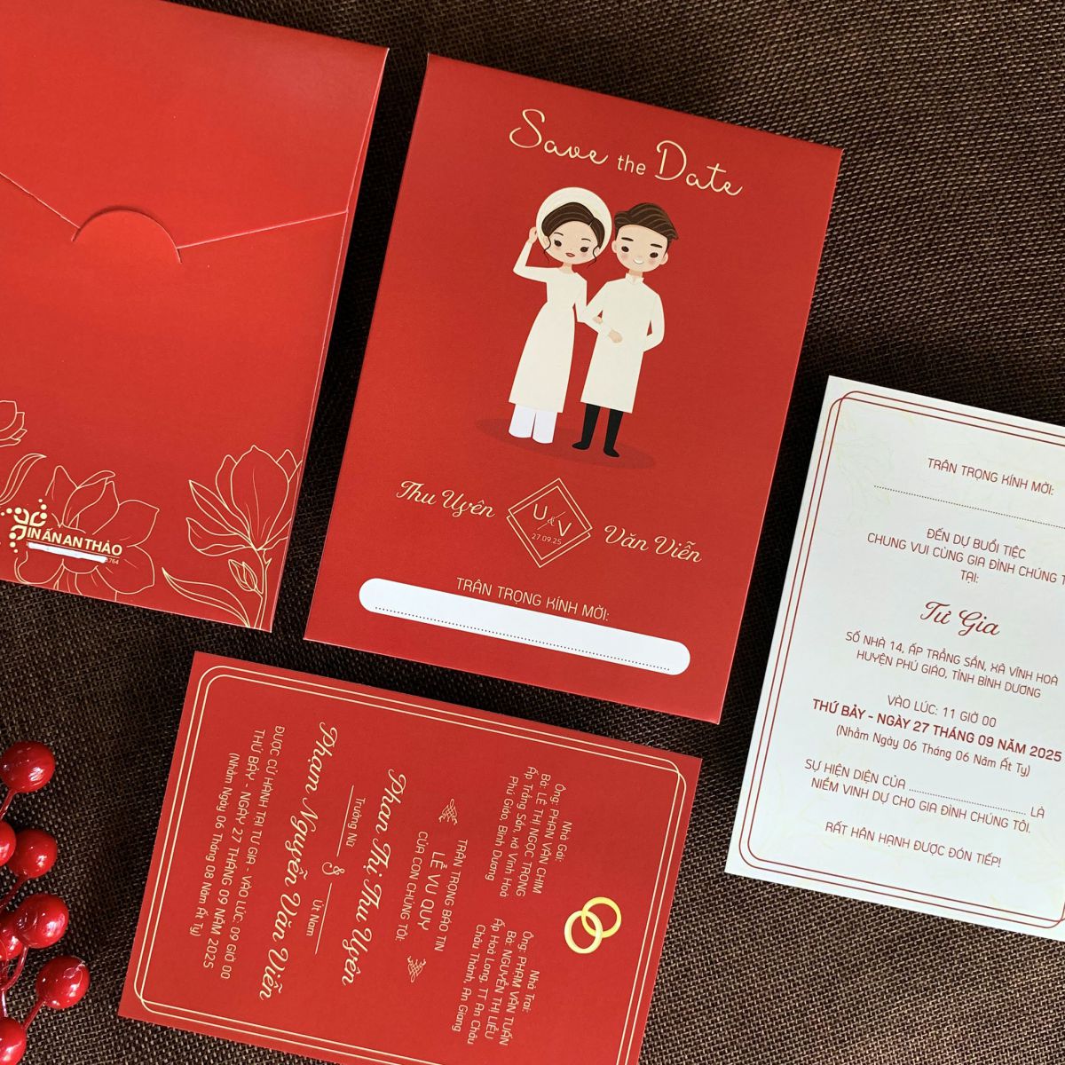 https://www.inanthao.com/ATC04 - Thiệp Cưới Chibi Dâu Rể (Đỏ)