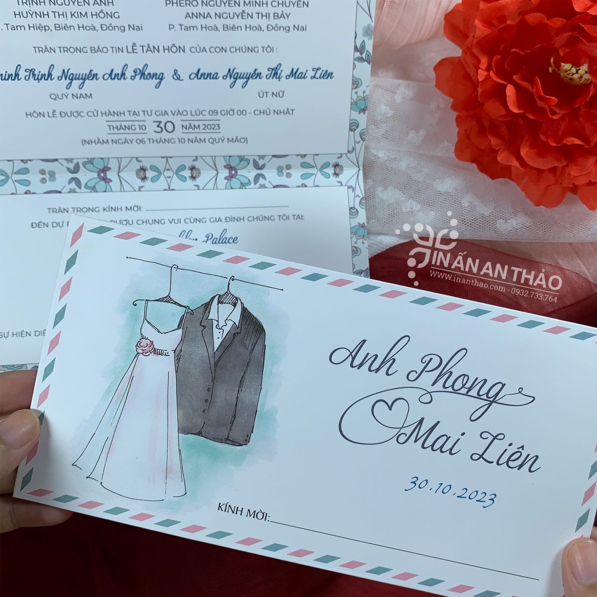 https://www.inanthao.com/Thiệp cưới Chibi (Vest và Sore) - ATF09