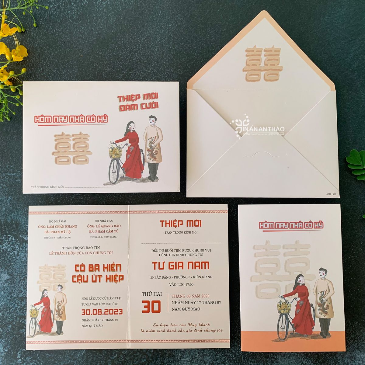 https://www.inanthao.com/Thiệp cưới Chibi (giấy nhũ thơm) - ATF10